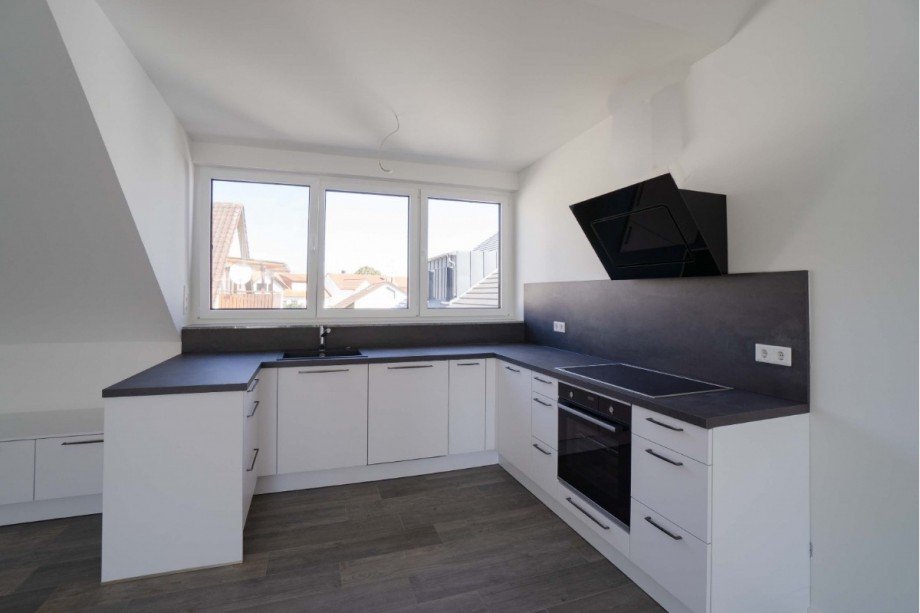 Einbaukche inklusive Dachgeschosswohnung Hochheim