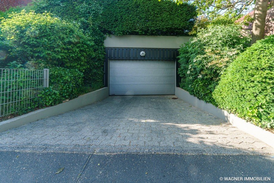Garageneinfahrt Etagenwohnung Wiesbaden