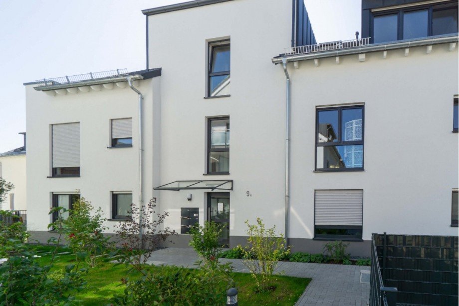 Hausansicht Dachgeschosswohnung Hochheim