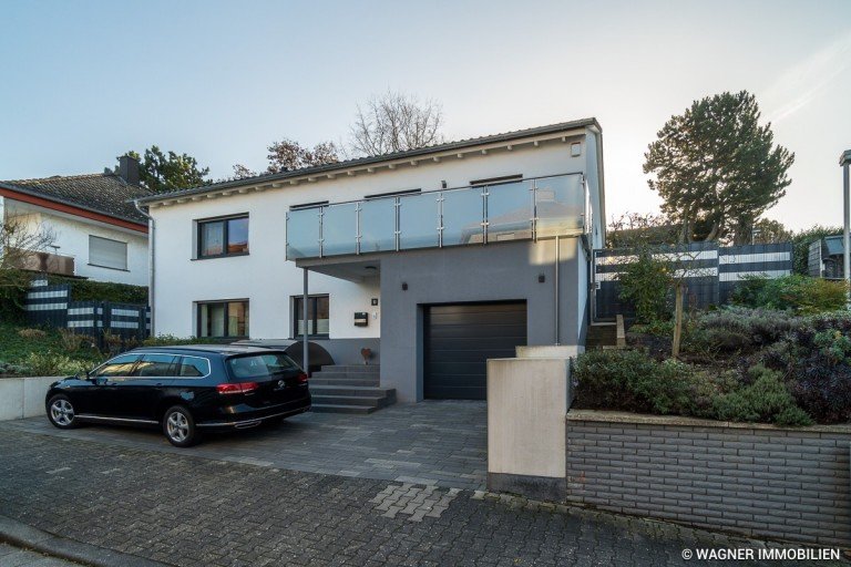 view of the house Mainz Einfamilienhaus Upscale partially furnished single-family house in Mainz | WAGNER IMMOBILIEN