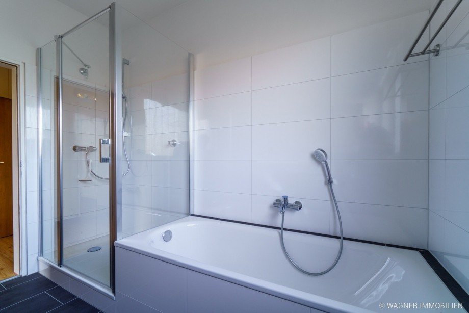 bathroom Etagenwohnung Wiesbaden