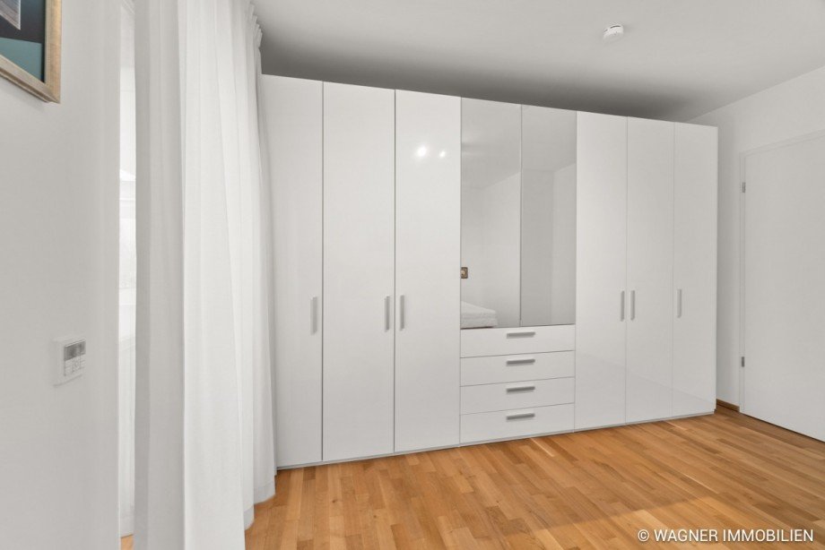 Schlafzimmerschrank Etagenwohnung Wiesbaden