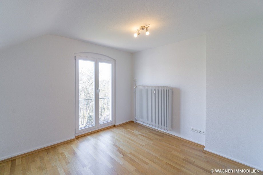 2nd floor guest room Einfamilienhaus Wiesbaden