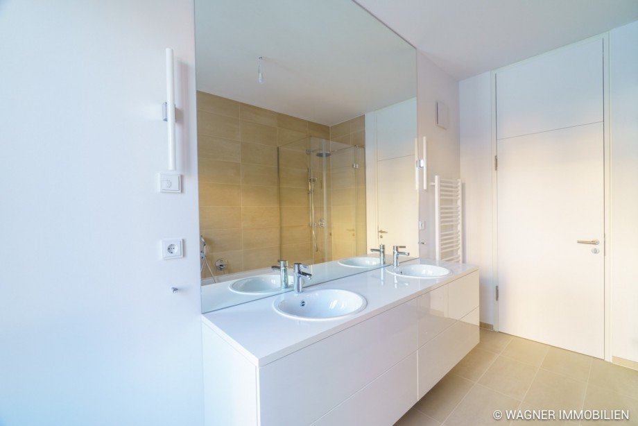 Badezimmer Erdgeschosswohnung Wiesbaden