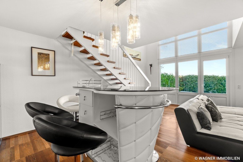 liviing area and bar Maisonettewohnung Wiesbaden