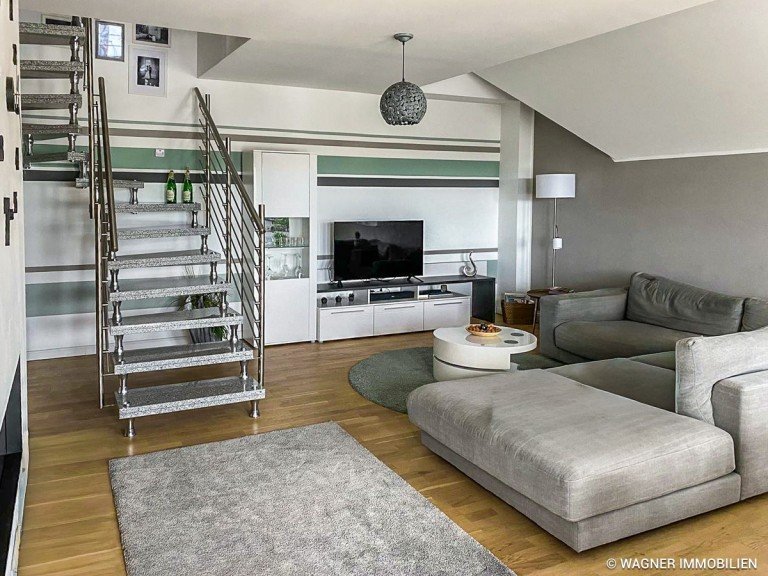 Wohnbereich Walluf - Niederwalluf Maisonettewohnung Exklusive Maisonette-Wohnung in Rheinnhe mit EBK, Kamin & 2 TG-Stellpltzen | WAGNER IMMOBILIEN