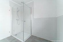 master bathroom Modernized, spacious house with garden and garage | WAGNER IMMOBILIEN