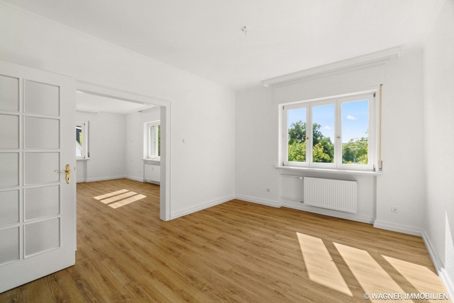 dining room and entrance to living Etagenwohnung Wiesbaden
