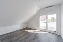 Zimmer 1 Familienglck in Hochheim! Moderne 4 Zi.-Wohnung  - auch als Kapitalanlage | WAGNER IMMOBILIEN