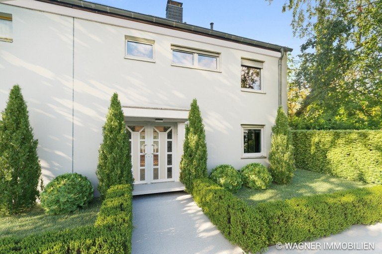 Beispiel f�r Neugestaltung Wiesbaden Doppelhaush�lfte Renovierungsbed�rftige Doppelhaush�lfte in Nordenstadt | WAGNER IMMOBILIEN