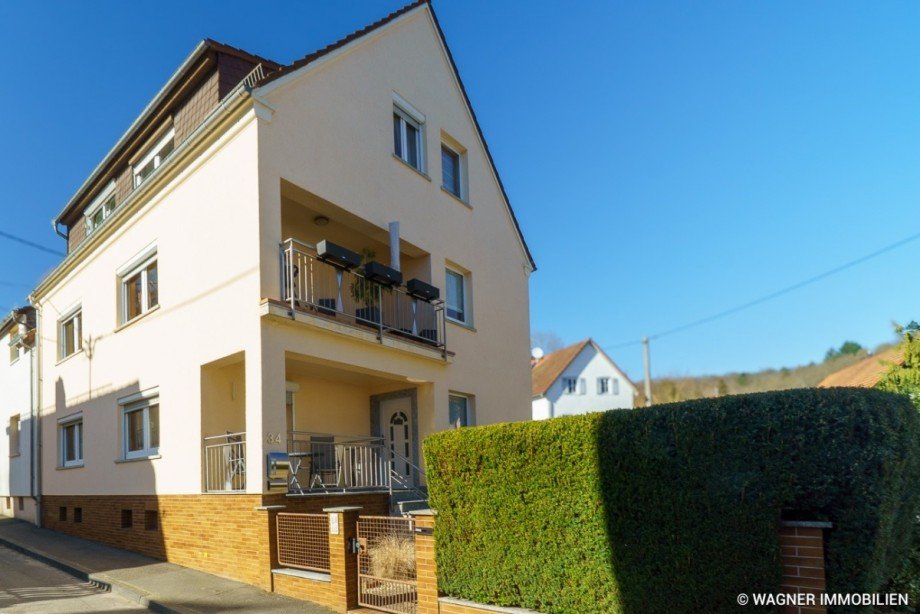 Straenseite Mehrfamilienhaus Wiesbaden