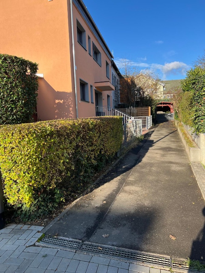 Hausansicht Eltville Etagenwohnung Gerumige Wohnung mit Balkon und Garage in Eltville zu vermieten | WAGNER IMMOBILIEN