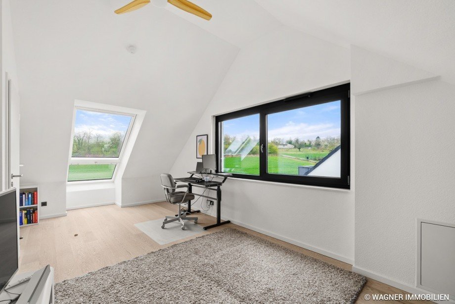 top floor room Doppelhaush�lfte Walluf