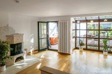 living are with fire place Lovely Townhouse with Fitted Kitchen, Garden & Garage Close to Mainz City Center | WAGNER IMMOBILIEN