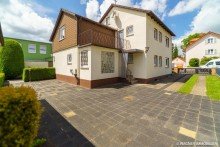 R�ckseite und Hof Haus mit gro�en Garten und Anbaum�glichkeiten in Nordenstadt  | WAGNER IMMOBILIEN