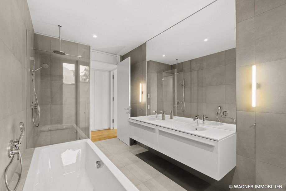 Badezimmer Erdgeschosswohnung Wiesbaden