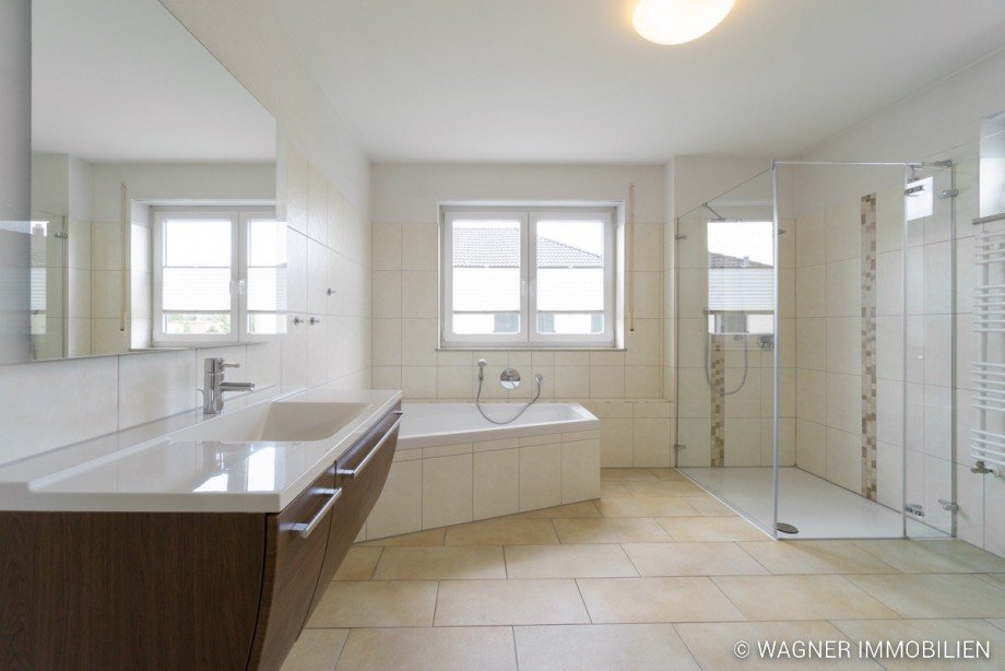 2nd floor master bathroom Einfamilienhaus Bodenheim