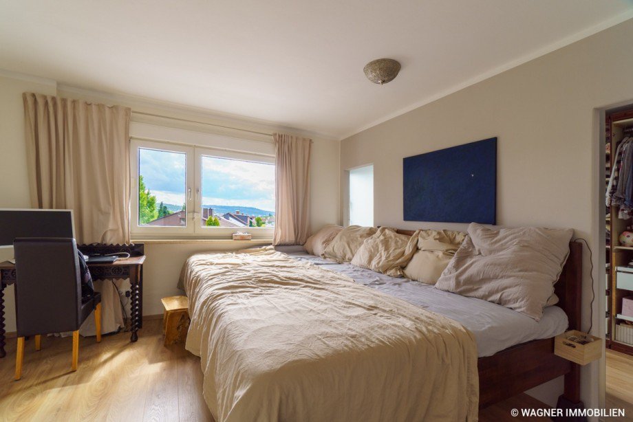 master bedroom Doppelhaush�lfte Taunusstein