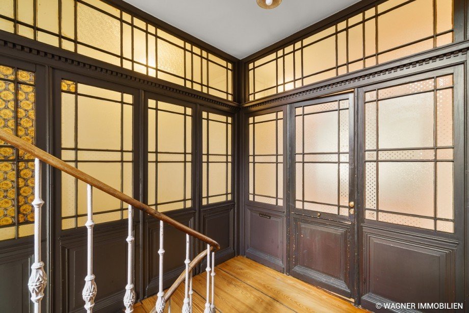 stairway and entrance Etagenwohnung Wiesbaden