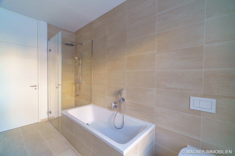 Badezimmer Erdgeschosswohnung Wiesbaden