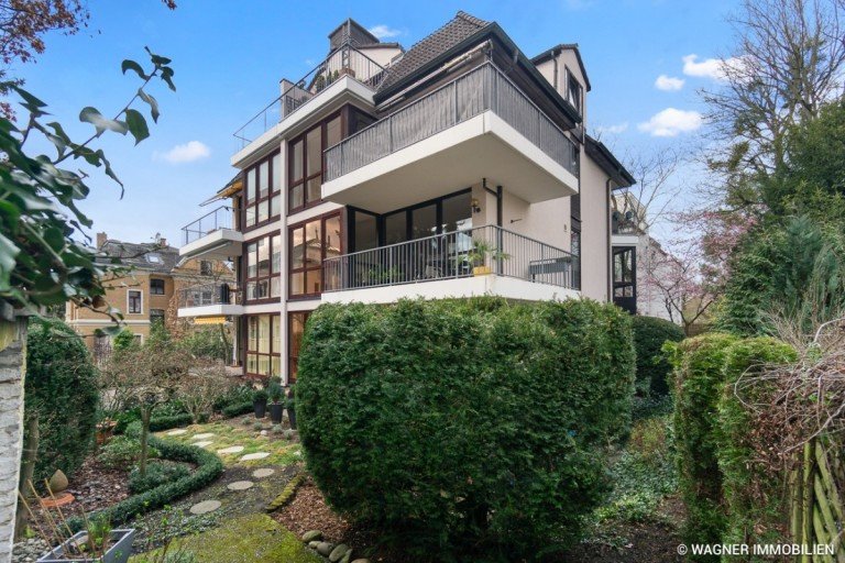 Hausansicht Wiesbaden Etagenwohnung Attraktive Wohnung mit Kamin und Garage in City Ost | WAGNER IMMOBILIEN