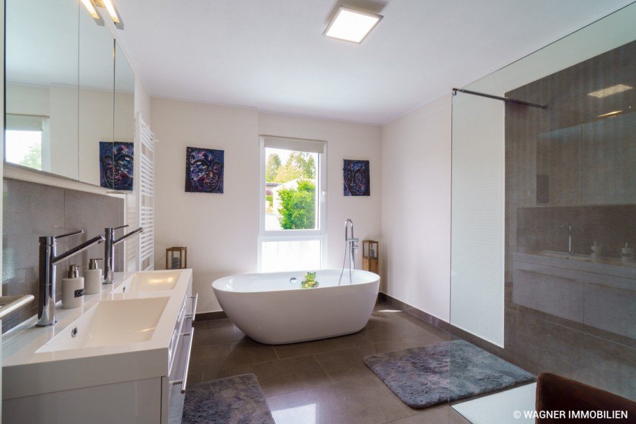 master bathroom Doppelhaush�lfte Taunusstein