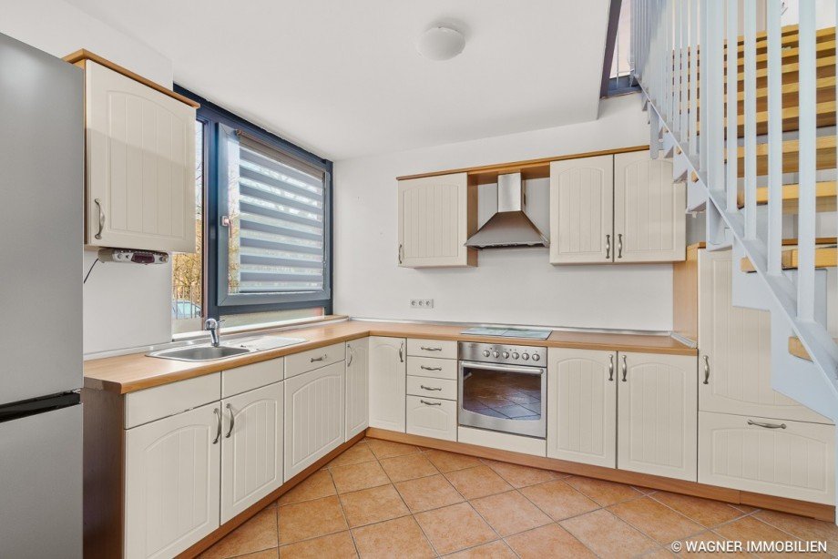 Einbaukche inklusive Maisonettewohnung Wiesbaden