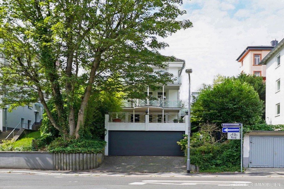 Vorderseite des Hauses / front view Einfamilienhaus Wiesbaden