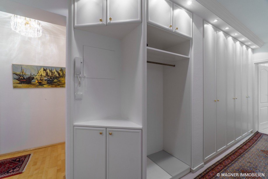 built-in wardrobes Etagenwohnung Wiesbaden