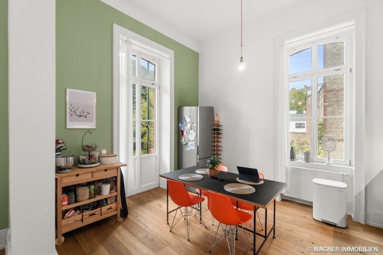 Essbereich Wiesbaden Etagenwohnung Hochwertig modernisierte Altbauwohnung in zentraler Lage | WAGNER IMMOBILIEN