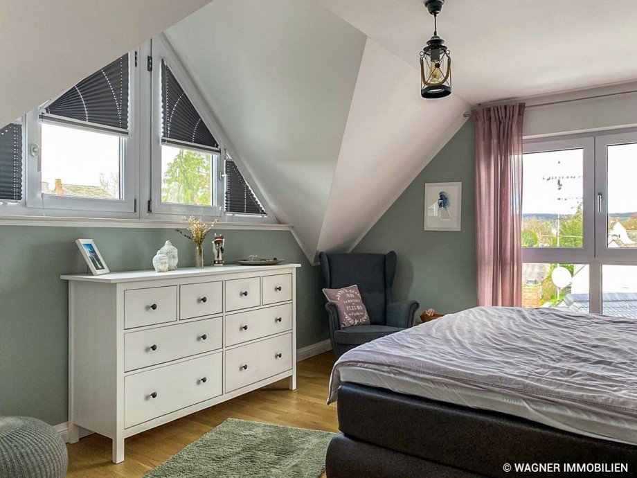 Hauptschlafzimmer Maisonettewohnung Walluf