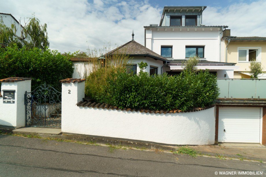 exterior view Doppelhaush�lfte Taunusstein
