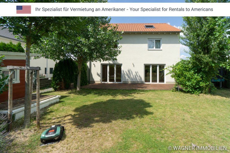 rear view Bodenheim Einfamilienhaus Single house American size: Its big! | WAGNER IMMOBILIEN