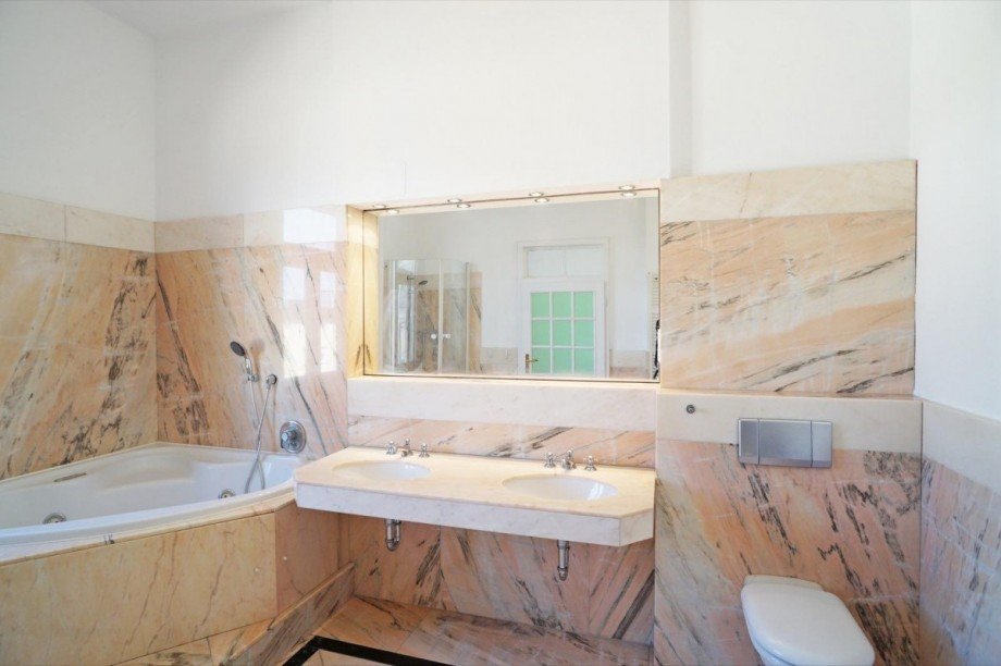 bathroom Etagenwohnung Wiesbaden