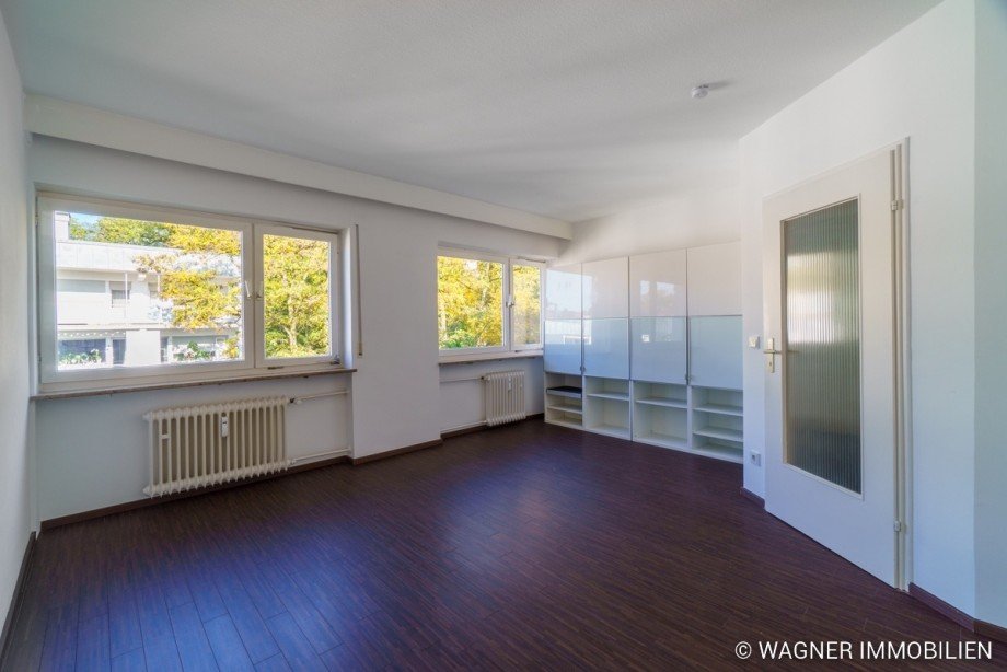 ger�umiges Schlafzimmer Etagenwohnung Wiesbaden