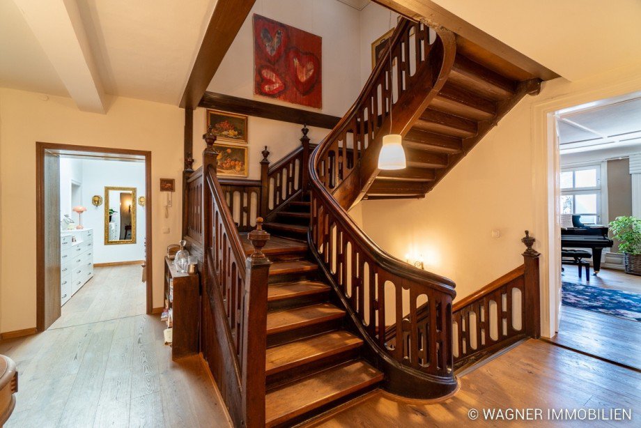 Treppe ins DG Maisonettewohnung Bingen