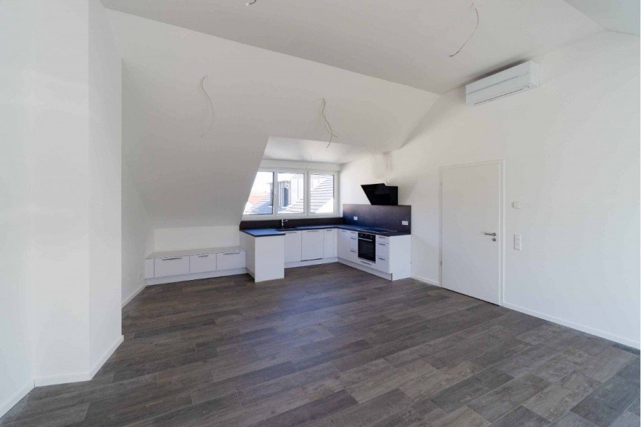 K�che und Essen Dachgeschosswohnung Hochheim