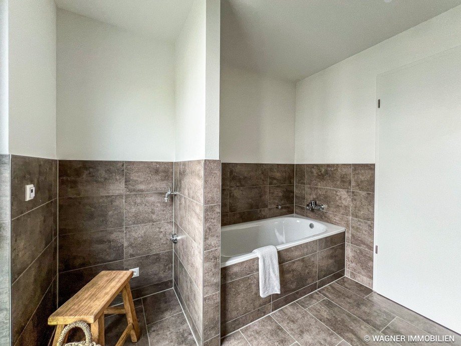 master bathroom Reihenmittelhaus Wiesbaden
