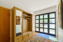 Eingang rechts Haus mit gro�en Garten und Anbaum�glichkeiten in Nordenstadt  | WAGNER IMMOBILIEN