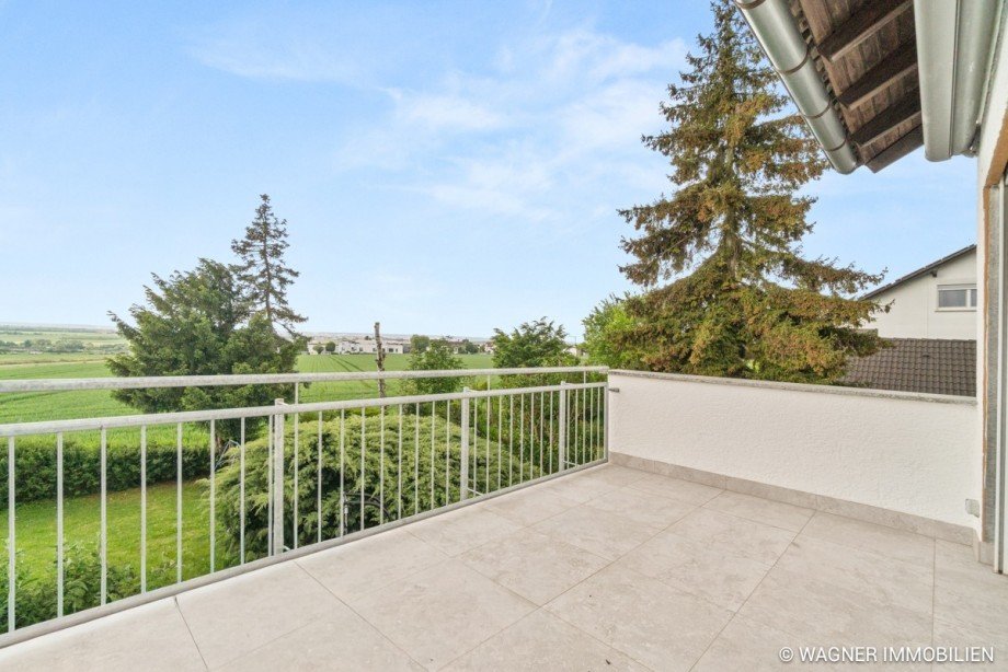 WHG OG - Balkon Mehrfamilienhaus Wiesbaden