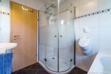 master bathroom Penthouse Apartment near Park | WAGNER IMMOBILIEN