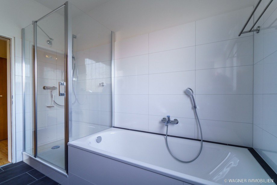 bathroom Etagenwohnung Wiesbaden
