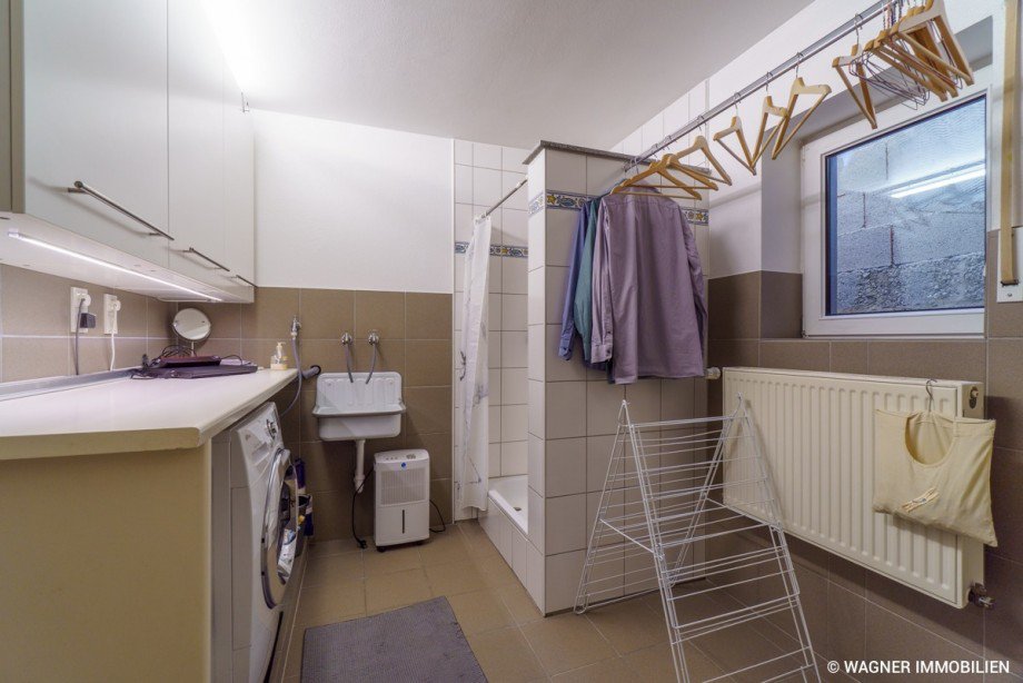 laundry with shower Einfamilienhaus Eppstein