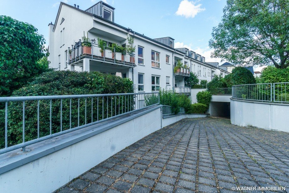 Garageneinfahrt Etagenwohnung Wiesbaden