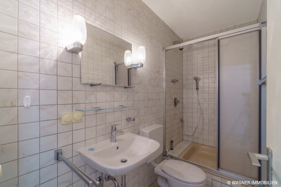 Bad Erdgeschosswohnung Wiesbaden