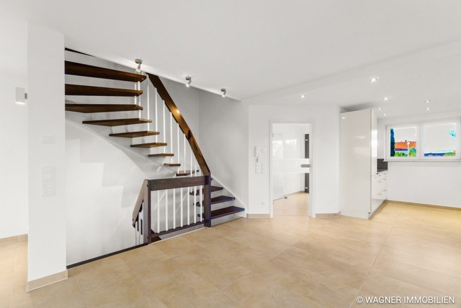 stairs, entrance and open kitchen Reihenendhaus Trebur