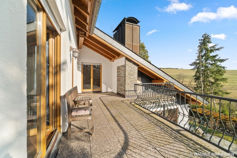 EG Balkon Mehrfamilienhaus Bad Schwalbach