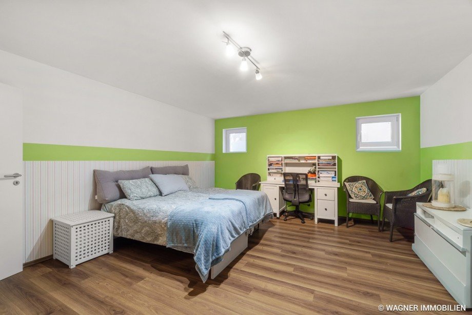 Zimmer im Kellergeschoss Doppelhaush�lfte Bad Homburg