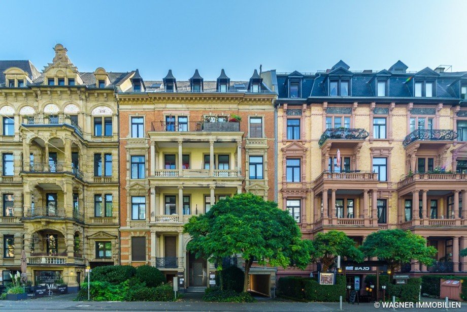 Hausansicht Dachgeschosswohnung Wiesbaden