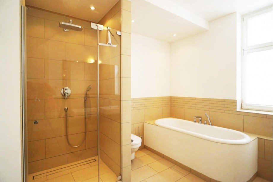 Hauptbad Etagenwohnung Wiesbaden